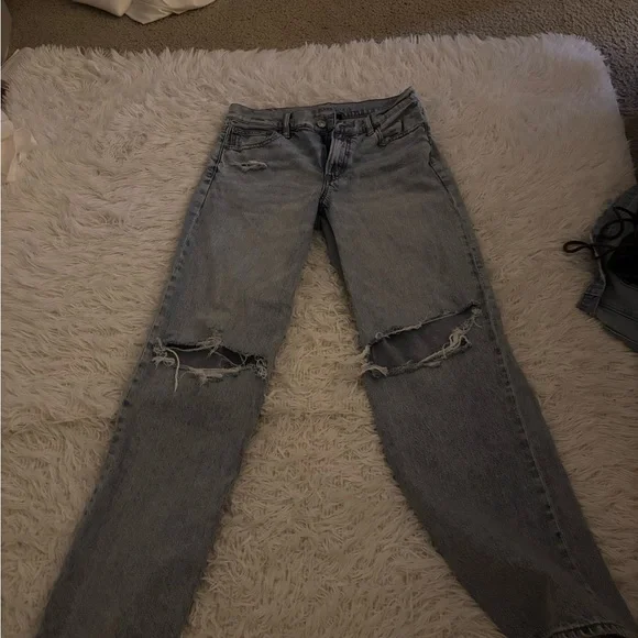 American Eagle Outfitters Light Blue Distressed Straight Leg Jeans - Picture 1 of 3